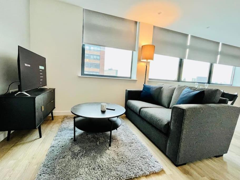 Modern One Bedroom Apartment Near Old Trafford Stadium Manchester Zewnętrze zdjęcie