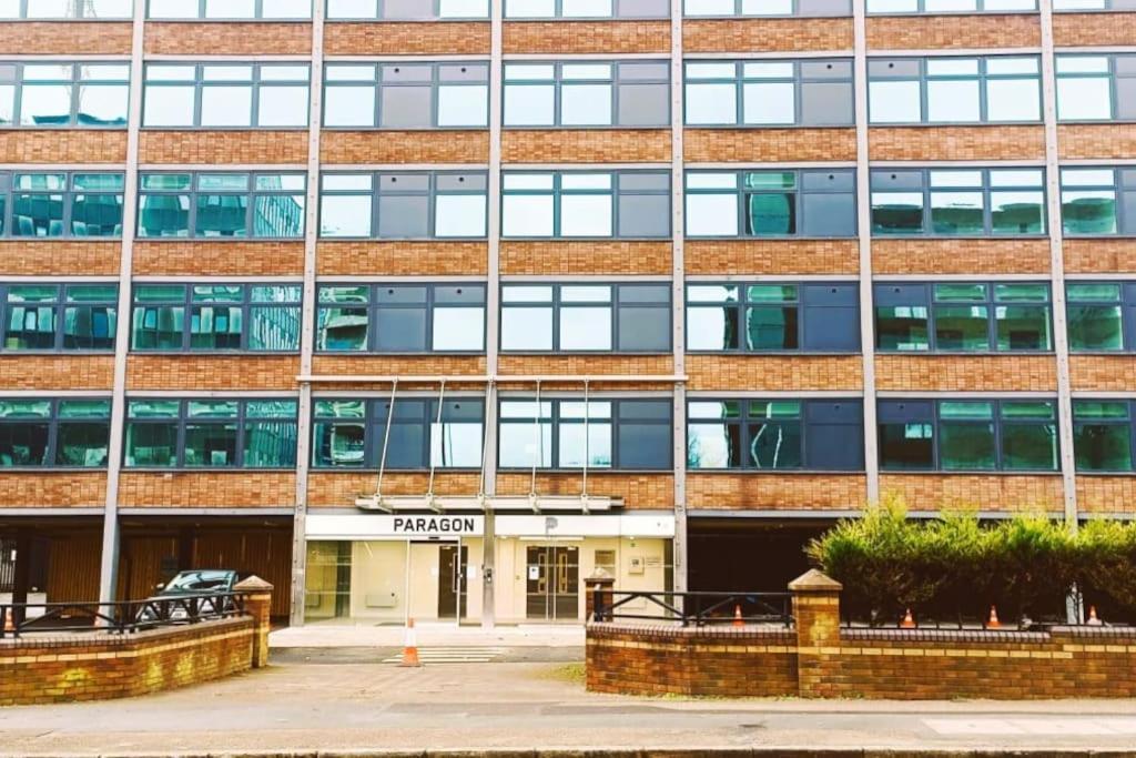 Modern One Bedroom Apartment Near Old Trafford Stadium Manchester Zewnętrze zdjęcie